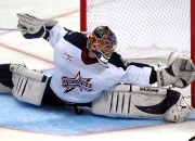 中国熊猫体育-雄鹿轻取鹈鹕，东决关键战的预演与实力宣言