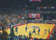 熊猫体育官方网站-浓眉独舞掌控全局，山西队憾负国王的战术启示