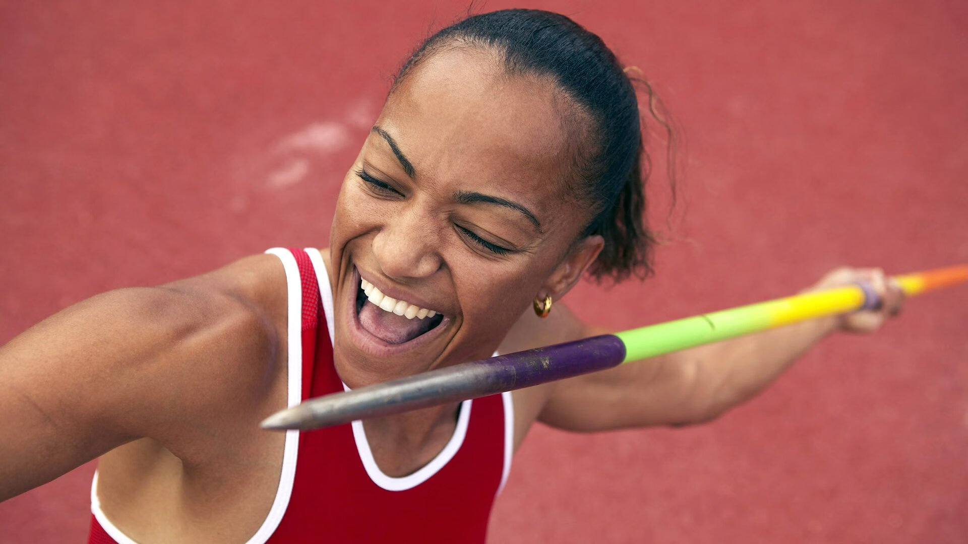 塞恩斯关键制胜，哈斯车队如何以弱胜强，上演F1史上最惊人翻盘