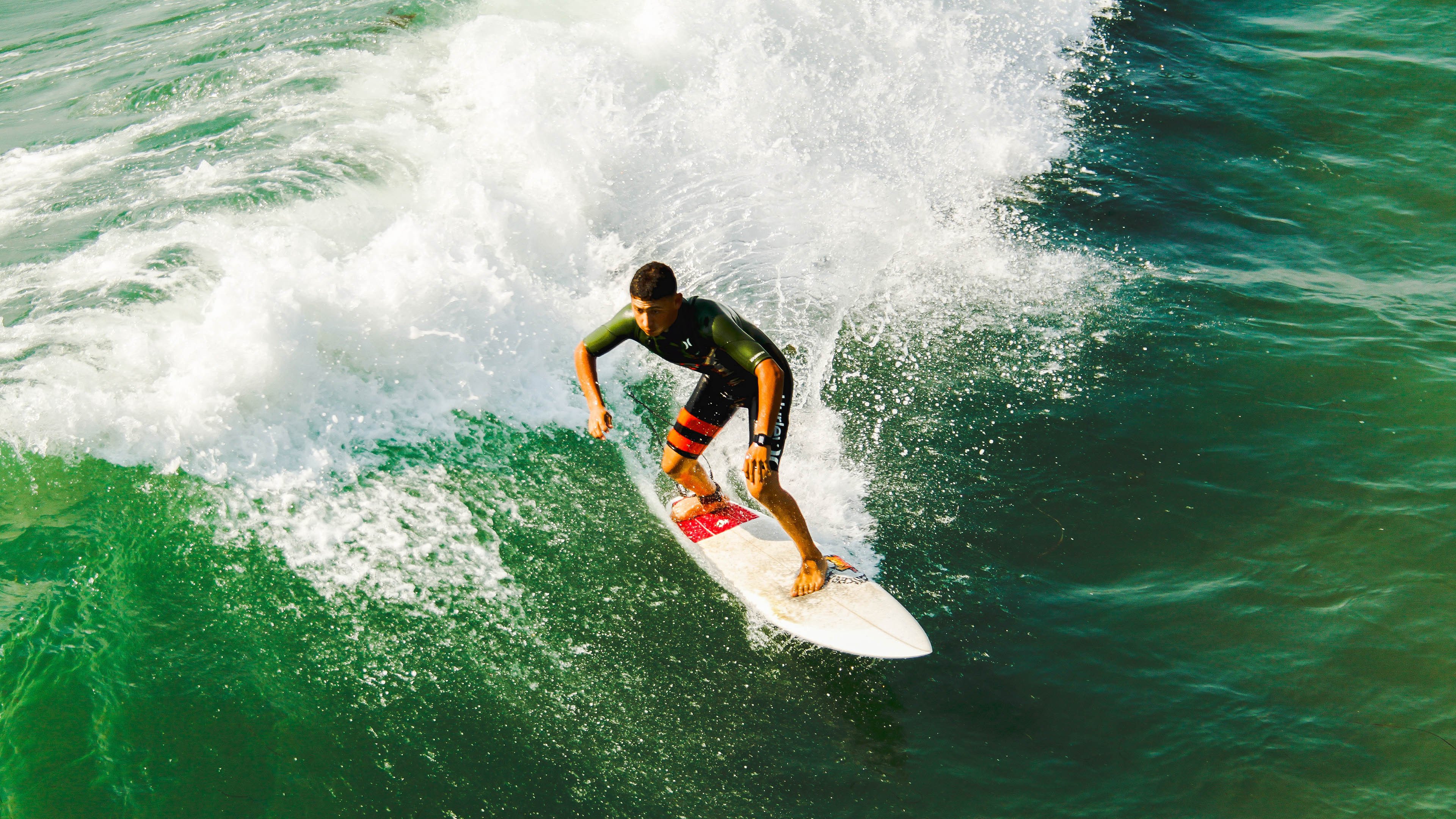 当桑巴落幕时，加维已在诺坎普的灯光下起舞