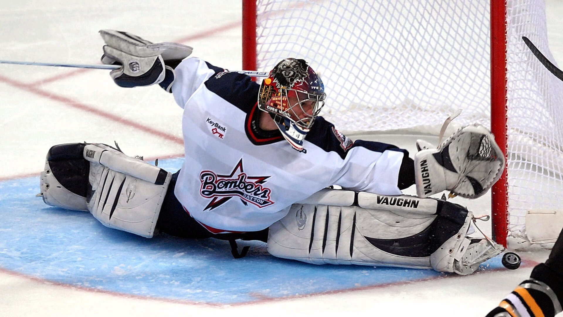 雄鹿轻取鹈鹕，东决关键战的预演与实力宣言