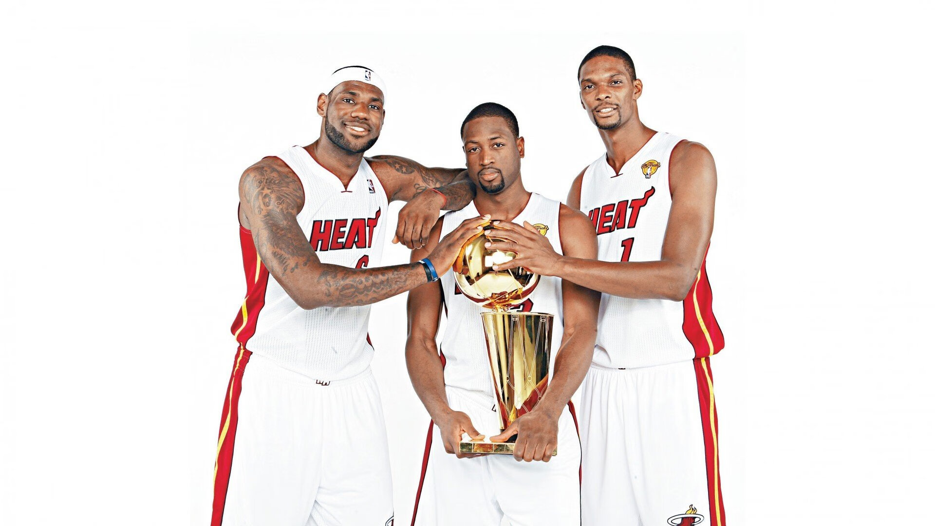 雄鹿轻取鹈鹕，东决关键战的预演与实力宣言